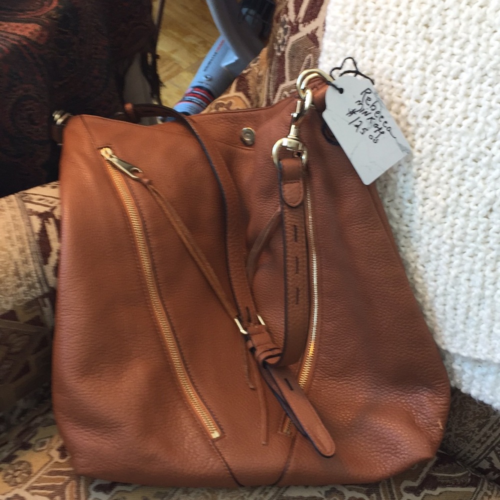 Leather shoulder bag